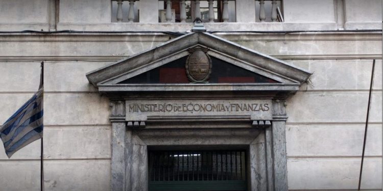 Perspectivas económicas de Uruguay para 2026: desaceleración y desafíos en un contexto de estabilidad