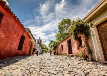 Turismo en Uruguay: optimismo sectorial frente a desafíos de rentabilidad y gasto