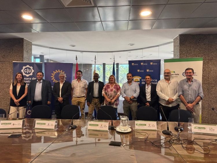 Plan Vale selló acuerdo con la Intendencia de San José para promover el reciclaje