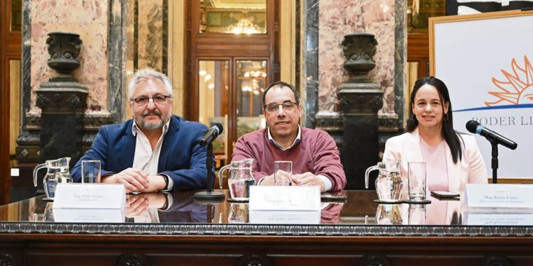 Uruguay abre la temporada de cruceros 2025/2026 con expectativas renovadas y avances en infraestructura portuaria