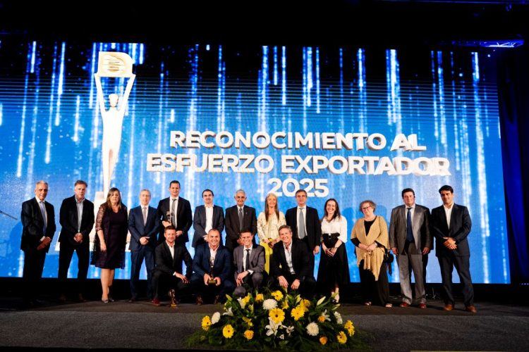 Reconocimiento al Esfuerzo Exportador 2025: BROU y UEU distinguen a los mayores exportadores del país