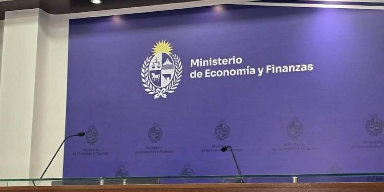 ¿Ajuste técnico o aumento encubierto? La polémica por los cambios en los aportes al Fonasa