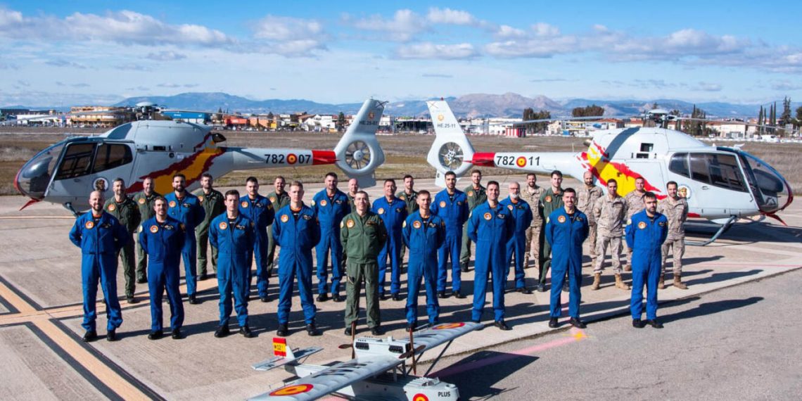 Cielos históricos: helicópteros españoles honran en Montevideo el primer vuelo que unió dos continentes