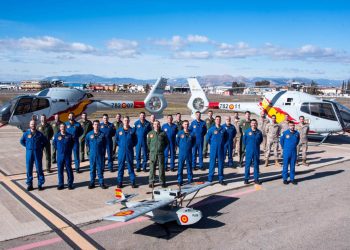 Cielos históricos: helicópteros españoles honran en Montevideo el primer vuelo que unió dos continentes