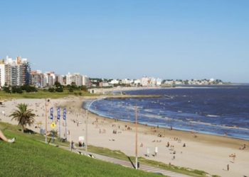 Verano en riesgo: la contaminación fecal que amenaza las playas de Montevideo