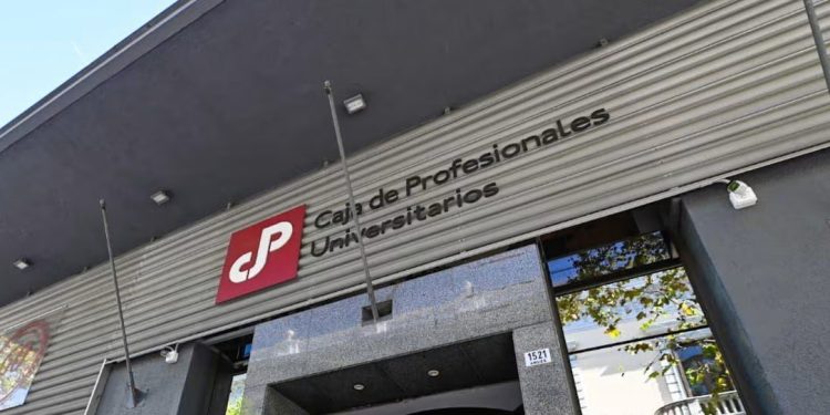 Caja de Profesionales revoca polémico pago a directores tras presión y renuncias