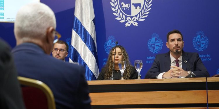 Criminalidad en Uruguay: Ministerio del Interior afirma que caen homicidios y rapiñas, pero crecen estafas informáticas