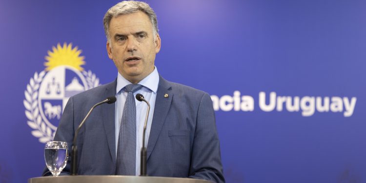 El presidente Yamandú Orsi viajará a China con una nutrida delegación política y empresarial