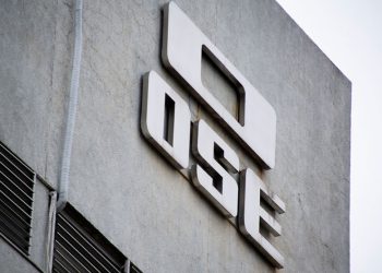 Escribanos desafían a OSE y cuestionan la legalidad del nuevo costo por certificados clave para la vivienda