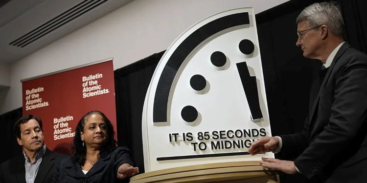 El Reloj del Juicio Final marca 85 segundos para el fin: el diagnóstico más sombrío de la historia