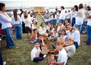 Miles de fieles se reunieron en Montevideo para una nueva edición del Gran Rosario de Bendiciones para la Familia